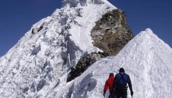 Lobuche East Peak Climbing 16 Days